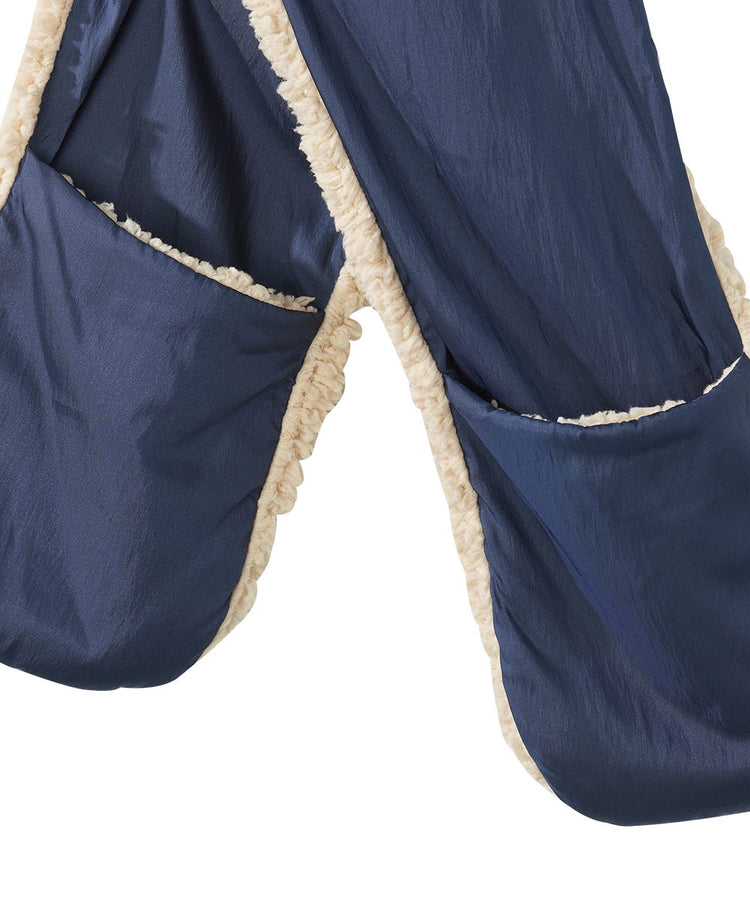 Scarf with Hood and Pockets, pocket view