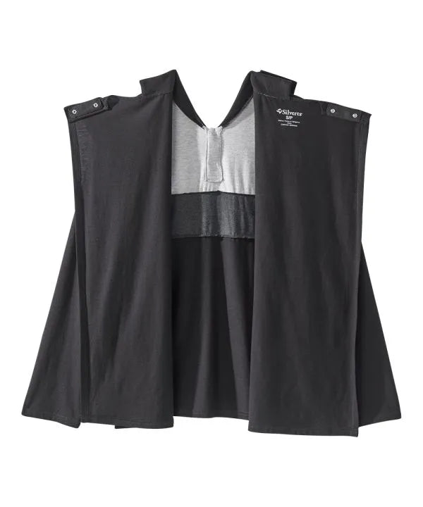 Snap closure of the black Men's Casual Open Back 2-Piece Set