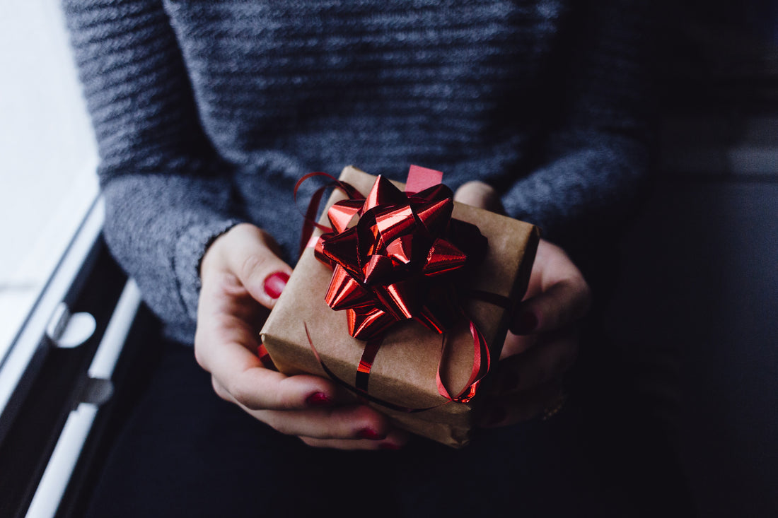 Nursing Home Gift Guide: 6 Gift Ideas for Nursing Home Residents