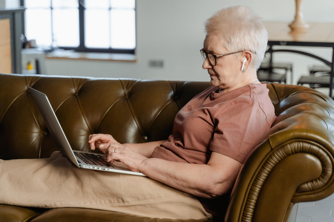 Living Alone: 8 Helpful Items for the Elderly