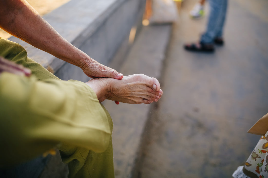 Say Goodbye to Swollen Feet: Uncovering the Causes in Elderly People