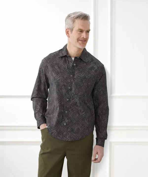 Man wearing Men’s Long Sleeve Shirt with Magnetic Buttons