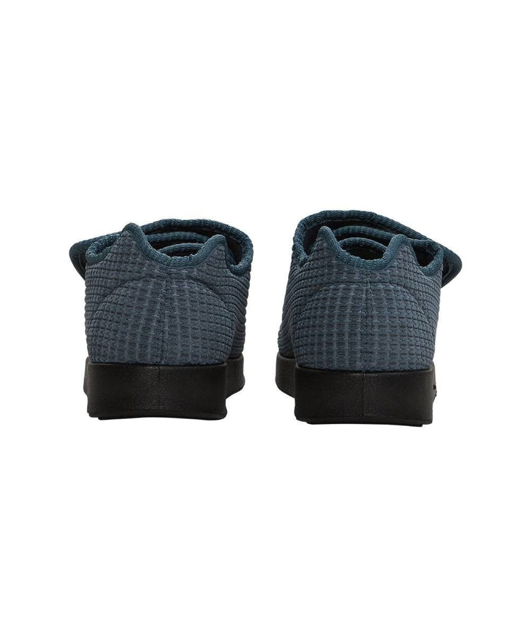 Back of extra wide grey indoor slippers with ankle cushion and removable memory foam insoles